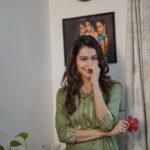 Payal Rohatgi Instagram - कांग्रेस की महिला नेता Ambika Soni ji का एक बयान था जब Captain Aarminder Singh ने इस्तीफ़ा दिया के पंजाब के CM एक Sikh होना चाहिए ।ये बयान मुझे लगता है धार्मिक तौर से लोगों के बीच वे नफ़रत पैदा करेगा क्योंकि इस बयान के अनुसार भारत के अलग अलग राज्यों के अंदर उस राज्य के जाति के अनुसार जो लोग रहते हैं उस जाति का इंसान उस राज्य का chief minister बन सकता है। To watch the video : https://youtu.be/Fmk07dEpfkk अगर ये सोच का प्रचार किया जाए तो ये सोच बोहोत ग़लत है। एक मनुष्य एक राज्य chief minister और एक देश को prime minister उसकि सोच विचार और क़ाबिलियत के अनुसार बनना चाहिए ना कि उसकी जाति या धर्म के अनुसार। #payalrohatgi