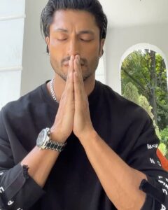 Payal Rohatgi Instagram - Indians are EMOTIONAL people. We express ourselves. It’s good to see Vidyut express his sorrow and tell the world what a good soul Sidharth Shukla was. In the times of social media, EXPRESSING unfiltered feelings is not a crime in a self-made video. It’s better than hiring PR who are PAID to send media to cover you and your grief if u are not FAKING it by making public appearances. Proud that Vidyut made this video 🙏 #payalrohatgi Posted @withregram • @mevidyutjammwal