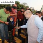 Payal Rohatgi Instagram - Shri Amit Shah ji I don’t understand politics 🙈 but I thing I understand is that you are have to be a good human as only then you would have done good karma to become Home Minister of India 🙏 I am also trying to be one 🙏#payalrohatgi Posted @withregram • @amitshahofficial Some pictures from #Gandhinagar. #Gujarat