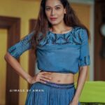 Payal Rohatgi Instagram - Bharat के अंदर #RightToPrivacy पर कभी कोई चर्चा नहीं होगी। ये शब्द का प्रयोग किया गया था जब Shilpa Shetty ने case दर्ज किया media के ख़िलाफ़ और कुछ वक़्त पहले मैंने इसके ऊपर चर्चा करी थी परंतु लोकतंत्र तरीक़े से कभी भी इस मुद्दे के ऊपर बातचीत नहीं होगी Bharat के parliament के अंदर। मैं इतना ही कहना चाहती हूँ सभी बुद्धिजीवी लोगों को अगर Rakesh Jhunjhunwala का wheelchair वाला video dance करते हुए viral हुआ वो शायद उनकी मर्ज़ी से shoot हुआ है परंतु क्या उनकी मर्ज़ी से viral हुआ यह नहीं पता। परंतु वो एक Party थी जहाँ पर mobile phone सबके हाथों में है तो आप सब को control नहीं कर सकते social media के ज़माने में। उसी तरह से Ranveer Singh और Deepika Padukone के video viral हुए उनके माता श्री के जन्मदिन के अवसर पर जो Party रखी गई थी उसमें।उस Party के अंदर भी काफ़ी लोगों ने mobile से Ranveer Singh के नाच को कैप्चर किया और वो leak हुआ media में या PR द्वारा दिया गया। जब तक हम Bharat के parliament के अंदर ऐसे मुद्दों पर बातचीत नहीं करेंगे तब तक भारतीय लोगों को गुमराह किया जाएगा। #payalrohatgi