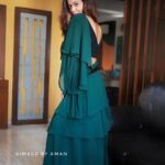 Payal Rohatgi Instagram - Juhi Babbar ये नाम आप तो इसलिए जानते हैं क्योंकि उनके पिता जी का नाम Raj Babbar जी है जो एक वरिष्ठ अभिनेता और congress से सांसद हैं। अब Juhi Babbar अगर कृषि bill के ऊपर चर्चा करने का प्रयास करेगी और कहेंगी कि यह bill किसानों के लिए सही bill नहीं है तो इसको तो मैं इतना ही कहना चाहती हूँ कि जब congress सत्ता में थी तब वो इस bill का समर्थन कर रही थी और आज की तारीख़ में opposition में है इसलिए इस bill का विरोध कर रही है। तो सबसे पहले bill के बारे में जानकारी अपने पिताजी से ले लो क्योंकि आपके पिता जी congress से है। जब आप अपने पिताजी से बातचित करेंगी तो तो मेरा सवाल भी पूछ लेना जो मैं उनसे पूछना चाहती हूँ कि क्या उन्होंने अपनी पहली पत्नी Nadira जी को तलाक़ देकर Smita Patil जी से शादी करी थी क्योंकि internet पे इसके ऊपर इंफॉर्मेशन नहीं है। ये मैं इसलिए कह रही हूँ क्योंकि hindustan के अंदर सिर्फ़ मुसलमान आदमियों को बदनाम किया जाता है एक से ज़्यादा बीवी रखने के लिए पहली बीवी को तलाक़ दिए बिना परंतु अगर ये वो करते हैं तो यह हिंदू आदमी भी करते हैं और इनका उदाहरण है Raj Babbar जी अगर ये उन्होंने ये किया है और Dharmendra जी। सिर्फ़ Mahesh Bhatt जी को बदनाम करना ग़लत है 🙏 #payalrohatgi