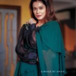 Payal Rohatgi Instagram - आज बात करते हैं कि कैसे Shashi Tharoor को सात साल के बाद न्याय मिला वो case के ऊपर जहां chargesheet ग़लत तरीक़े से file करी गई थी। Shashi Tharoor को उनकी पत्नी Sunanda Pushkar की मौत का ज़िम्मेदार ठहराया गया था Delhi Police द्वारा और chargesheet file कर गयी थी जबकि वो chargesheet का कोई वजूद नहीं था ऐसा फ़ैसला दिया है Delhi Court ने। कोई भी परिवार के सदस्यों ने Sunanda Pushkar के मौत के लिए Shashi Tharoor को ज़िम्मेदार नहीं ठहराया था। परंतु police ne chargesheet file करी और सात साल के बाद Shashi Tharoor को अब जाकर न्याय मिला। अगर सात साल Shashi Tharoor जैसे नामचीन वरिष्ठ नेता के बर्बाद हो सकते हैं तो फिर आम आदमी का क्या होगा ??? Vikram Chandra का एक बयान मैंने पढ़ा कि हमारे देश के अंदर अभी भी इस तरह के ग़लत कामों का कोई समाधान नहीं है ये बोहोत ज़्यादा ग़लत है और लोकतंत्र में ग़लत तरीक़े से chargesheet file होना और एक निर्दोष इंसान को आरोपी कि तरह पेश करना बोहोत ज़्यादा ग़लत बात है। Delhi Police ने ये किसके आदेश पर किया होगा ये तो मुझे नहीं पता परंतु थोड़ा सोच विचार कर सब समझ आ जाएगा । #payalrohatgi