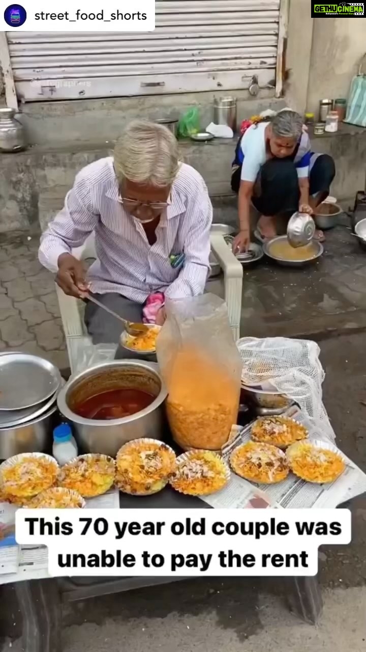 Payal Rohatgi Instagram - Growth takes time and is a silent process #payalrohatgi #vocalforlocal Posted @withregram • @street_food_shorts Respect 🙏🏻Do Support ❤️ Do visit them and Buy their delicious tarri poha for just 10 Rs/- Video Credit 📸:-eatographers 📍opposite pandit neharu Convent in front of Prakash pan corner tandapeth Nagpur #reels #reelsinstagram #reelitfeelit #reelkarofeelkaro #respect