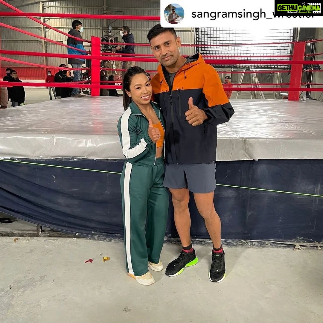Payal Rohatgi Instagram - Defend your partner in public, correct him in private. Thatโs the law ๐ Sangram Singh is a good man but believes hearsay information which is not good ๐ - #PayalRohatgi Posted @withregram โข @sangramsingh_wrestler Something nice and intersting is coming with champ @mirabai_chanu ๐ฎ๐ณ๐ค๐
Happy #makarsankranti to everyone. #Sangramsingh #Mirabaichanu