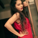 Payal Rohatgi Instagram - P Chidambaram का कहना है कि Pegasus मामले के ऊपर Modi जी को बयान देना चाहिए parliament के अंदर।मेरा मानना है कि मोदी जी को बयान देना चाहिए क्योंकि पहले से इस मामले ke ऊपर छानबीन France और Israel में भी हो रही है और अगर opposition के नेता कह रहे हैं कि उनके phone tap किए गए हैं और ये unlawful कार्यों से 2019 की इलेक्शंस का नतीजा आया है तो फिर इसके ऊपर आदरणीय प्रधानमंत्री जी को अपना बयान देना चाहिए। Right to Privacy एक fundamental right है मगर Bharat के अंदर social media के ज़माने में बहुत सारे क़ानून और चीज़ों को समझना ज़रूरी है और इन कानूनों को लोगों तक सही तरीक़े से पेश करना हर नेता का फ़र्ज़ है क्योंकि लोग अभी भी समझते हैं कि वो एक लोकतंत्र में है जहाँ पर Bharat का संविधान उन्हें बहुत सारे हक़ देता है। #payalrohatgi