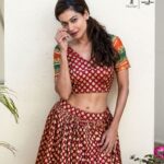 Payal Rohatgi Instagram - मुझे लगता है कि आम आदमी को भी सही सुरक्षा चाहिए Bharat के अंदर और VVIP की सुरक्षा के ऊपर का protocol भी सही होना चाहिए। VVIP इंसान Bharat के लिए अहम है और उसकी सुरक्षा में कमी होने की वजह से अगर उसे कोई हानि हो जाती है तो उसका ज़िम्मेदार कौन है ??? ये में इस आधार पर बोल रही हूँ क्योंकि प्रधानमंत्री जी की सुरक्षा के ऊपर जी protocol टूटा था punjab के अंदर वो तो पूरी दुनिया ने देखा। बहुत ज़्यादा शर्मनाक बात है कि इस तरह से देश के प्रधानमंत्री जी के protocol का मज़ाक बना। अब उसके ऊपर जाँच हो रही है Supreme court द्वारा नियुक्त Retd Justice Indu Malhotra के नेतृत्व में बनाए गए panel द्वारा। देखते हैं ये panel क्या जवाब देता है 🙏 #payalrohatgi