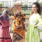 Payal Rohatgi Instagram - Assam chief minister जो भाजपा से हैं उनके बारे में मैंने कुछ दिन पहले video बनाया जब उन्होंने कहा था कि एक hindu लड़की के साथ एक hindu लड़का भी ग़लत नहीं कर सकता है यानी धोखा बाज़ी। उस समय Love Jihad के ख़िलाफ़ बहुत सारे आवाज़ उठा रहे हैं जो एक षड्यंत्र है hindu लड़कियों को निशाना बनाने का एक क़ौम द्वारा।Love Jihad के ख़िलाफ़ में भी हूँ परंतु हिंदू लड़कियों के साथ अगर hindu लड़का भी ग़लत करता है तो उसे भी सजा मिलनी चाहिए। अब उसी Assam के chief minister ने बयान दिया है कि कैसे beef हिंदू, सिख और जैन इलाकों में नहीं बेचा जाएगा और मंदिर के आजू बाज़ू भी नहीं बेचा जाएगा जो सही निर्णय है क्योंकि आप किसी की धार्मिक आस्थाओं के साथ नहीं खेल सकते हैं चुनाव के वोटों के ख़ातिर। जो सही है वो सही है जो ग़लत है वो ग़लत। #payalrohatgi