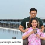 Payal Rohatgi Instagram - Honest person is labelled Negative 🙈and Trapped for their Honesty 😇 God will take care of these villains ❤️ #payalrohatgi Posted @withregram • @sangramsingh_wrestler इस दुनिया में बहुत कम इंसान हैं जो जैसे दिखते हैं वैसे होते हैं @payalrohatgi 🤗✨ #Sangramsingh #fridayvibes