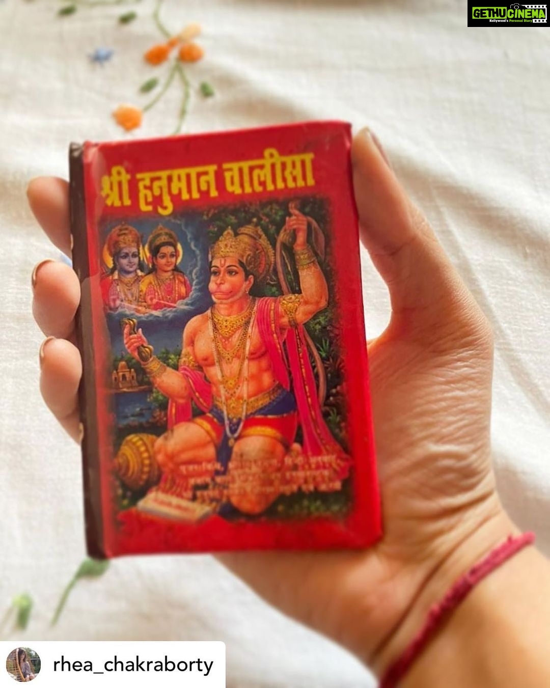 Payal Rohatgi Instagram - I understand 🙏 There are 2 sides to the coin. I am sorry 🙏 - #payalrohatgi Posted @withregram • @rhea_chakraborty जै जै जै हनुमान गोसाईं। कृपा करहु गुरुदेव की नाई। Give us the power to fight this storm , Give us the strength to withstand this misery Give us your blessings to heal . Jai Bajrangbali 🙏