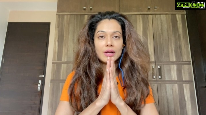 Payal Rohatgi Instagram - SC suo moto cognizance ले सकती है सरकार की 👍 गुजरात सरकार की ??? - Payal Rohatgi #payalrohatgi