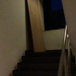 Payal Rohatgi Instagram - When big slabs of plywood go up the staircase they spoil the walls. But noone from Sundarvan Epitome committee has CHARGED the flatowners for this. Wonder why ??? #payalrohatgi #byelaws #sundarvanepitome