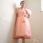 Payal Rohatgi Instagram - IIM के छात्रों की बात प्रधानमंत्री जी को कुछ बोलना चाहिए उस संसद के ऊपर जो haridwar में हाल में हुआ जहाँ पर मुसलमानों को मारने का संदेश दिया जा रहा था संतों द्वारा उसके ऊपर मेरी राय ये है कि छात्रों की बात सही है। कोई भी भारतीय नागरिक को उसके धर्म के आधार पर मारने की बात कैसे कोई कह सकता हैं ?? हाँ अगर कोई व्यक्ति के धर्म में कोई ग़लत बात है उस पर आप जागरूकता फैलाइए।उसने अगर कोई ग़लत कार्य किया है तो उस पर जागरूकता फैलाइए मगर धर्म के आधार पर इंसान को मार डालना ये unacceptable बात है 🙏 #payalrohatgi