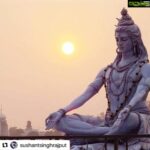Payal Rohatgi Instagram - Never try to destroy someone’s life with a lie when yours can be destroyed by truth🙏 #Repost @sushantsinghrajput with @make_repost ・・・ कर्पूरगौरं करुणावतारं, संसारसारम् भुजगेन्द्रहारम्। सदावसन्तं हृदयारविन्दे, भवं भवानीसहितं नमामि॥ ।। 🙏🏻 #payalrohatgi