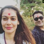 Payal Rohatgi Instagram - हमारी society के अंदर काफ़ी दिनों से third floor पर शायद leaking हो रही थी मगर किसी को भी इस बात के लिए मुझसे सम्पर्क नहीं करना था क्योंकि शायद इनको मुझसे बात नहीं करनी है। तो ऐसे बेवकूफ़ लोगों को मैं सिर्फ़ इतना ही कहना चाहती हूँ कि अपने अहंकार की वजह से ये पूरी की पूरी building में आग लगा सकते हैं short circuit करवाकर। अब ये video मेरे संपर्क में कल आया क्यूँ की third floor के owners में अपने बेटे को भेजो हमारे घर पर इस मुद्दे को बताने के लिए। वैसे भी 3 - 4 दिन से manager मेरे संपर्क में आया था क्यूँकि वो मेरी माता जी और नौकर को फ़ोन करके हमारे servant bathroom कि checking करवाना चाहता था।मैंने वो तो सब काम करवाने दिया परंतु उसके बाद कल वो मेरे घर में entry करना चाहते थे और chairman, secretary किसी का कोई संपर्क नहीं है हमारे साथ तो काफ़ी बेवक़ूफ़ी होगी कि कोई काग़ज़ात पर पूरी बात लिखे बिना हम अपना घर तोड़ने दे क्यूँकि बात चित बंध है सब के साथ। आज काग़ज़ आया chairman कि तरफ़ से तो हमने भी अपने विचार लिखे हैं और काम चालू करने कि अनुमति दी है।मगर एक बात तो पक्की है यह लोग अपने अहंकार में ऐसे मुद्दे पर भी मुझसे बात नहीं करना चाहते थे 🤪 #payalrohatgi
