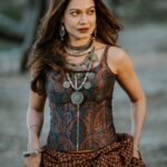 Payal Rohatgi Instagram - Covid vaccine लेने के लिए हमें अभी पता चला है कि telegram application पर जाएंगे तो slot मिलेंगे।मैं अलग अलग urban centre से कितनी vaccine available है, कितनी तादात में vaccine available है यह check कर रही हूँ। ये इंफॉर्मेशन पाकर link पर click करते हैं तो cowin application पर हम जाएंगे जहाँ पर हम ये vaccine की booking कर सकते हैं परंतु मैंने बहुत प्रयास किया अभी तक मुझे कोई booking नहीं मिली है telegram links पर जाकर vaccine का पहला dosage लेने के लिए।आशा करती हूँ कि यह जल्द सुलझ जाएगा🙏 #PayalRohatgi