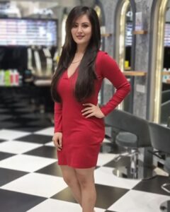 Pooja Bose Instagram - When u do ur hair b4 leaving the salon u should take few pics cos as u step out hair goes back to what it was😂😂