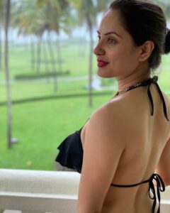 Pooja Bose Instagram - Caption nhi aata har baar