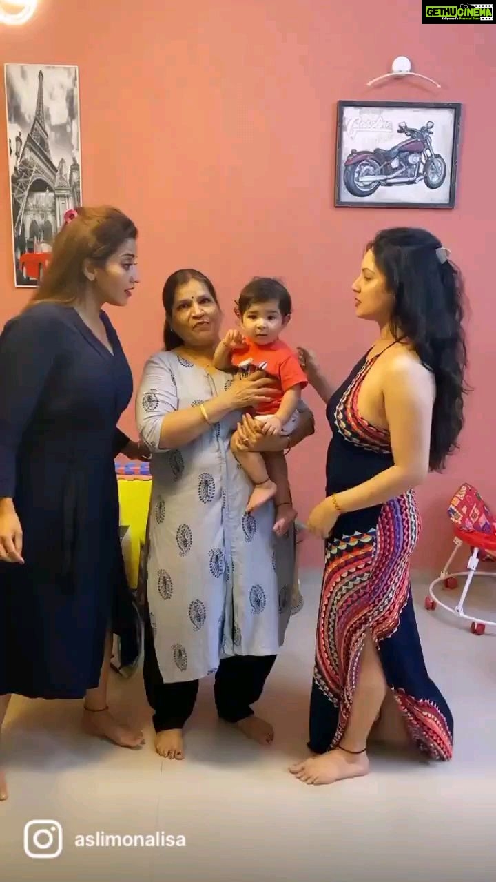 Pooja Bose Instagram - 2 gals fighting over one boy and he is 1 in a million and all worth it #krishiv #reelitfeelit #reels #reelsinstagram #friendship @aslimonalisa and guest appearance by my Sasu maa