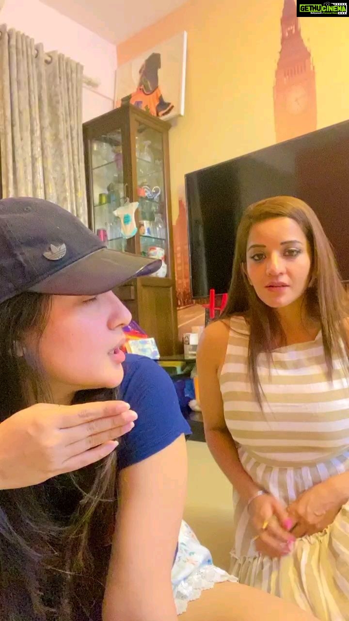 Pooja Bose Instagram - Beware of her English @aslimonalisa #reelitfeelit #reels