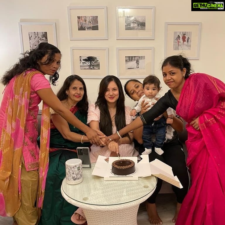 Pooja Bose Instagram - Happy mothers day to all the mothers in the world . Today wanted to make all the moms around me feel special as those who r working and away from their babies deserve more respect as they are taking all the pain just to provide their babies. So tried to treat them with lil happiness with some cake and diner . My househelp Nd my nanny also one person who's been working with me from the beginning of my career and also a single mother who's raised her son to be a great human, I am proud of all these mommies and it's my 1st mothers day as well so I hope one day even I will succeed to raise a great human being more than anything else and I am sure u will make mumma proud my boy๐๐ #krishiv