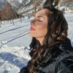 Pooja Bose Instagram - My 1st shoot in snow Will be remembered as the most difficult yet memorable one #kashmir Kashmir Paradise on Earth