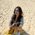 Pooja Bose Instagram - Beach beauty 📸 @payalb86