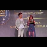 Pooja Bose Instagram – As its my 1st award and it had to be for comedy @kunalrverma getting it from hubby makes it more special and thanks @vikaaskalantri for this and last but not the least i wana thank me😜😂😊🙏
#reelsinstagram #reels #reelitfeelit