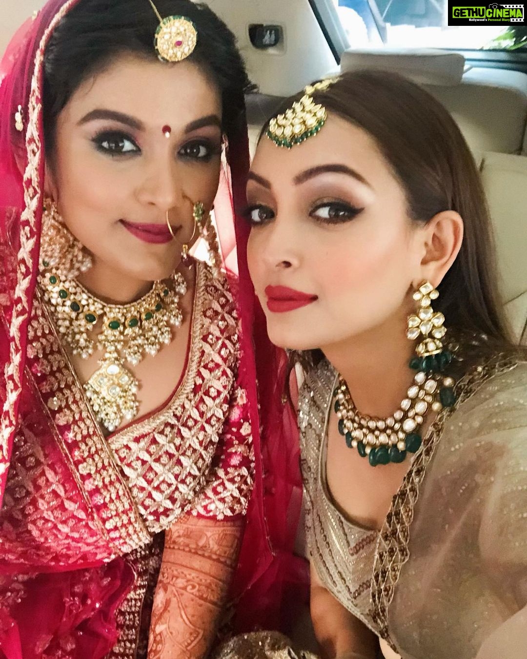 Pooja Salvi Instagram - Wishing you a lifetime of love and happiness @nehapalresa #beautifulbride #weddingday #krishwedsneha