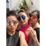 Pooja Salvi Instagram - With my girls 💞🌊🏊🏻‍♀️👙👓 The Park Calangute Goa