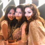 Pooja Salvi Instagram - #famjam #sangeetnight #krishwedsneha