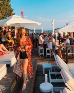 Pooja Salvi Instagram - Ending Hvar with a perfect sundown party... So HVAR So Good🌅 Hula Hula Beach Bar