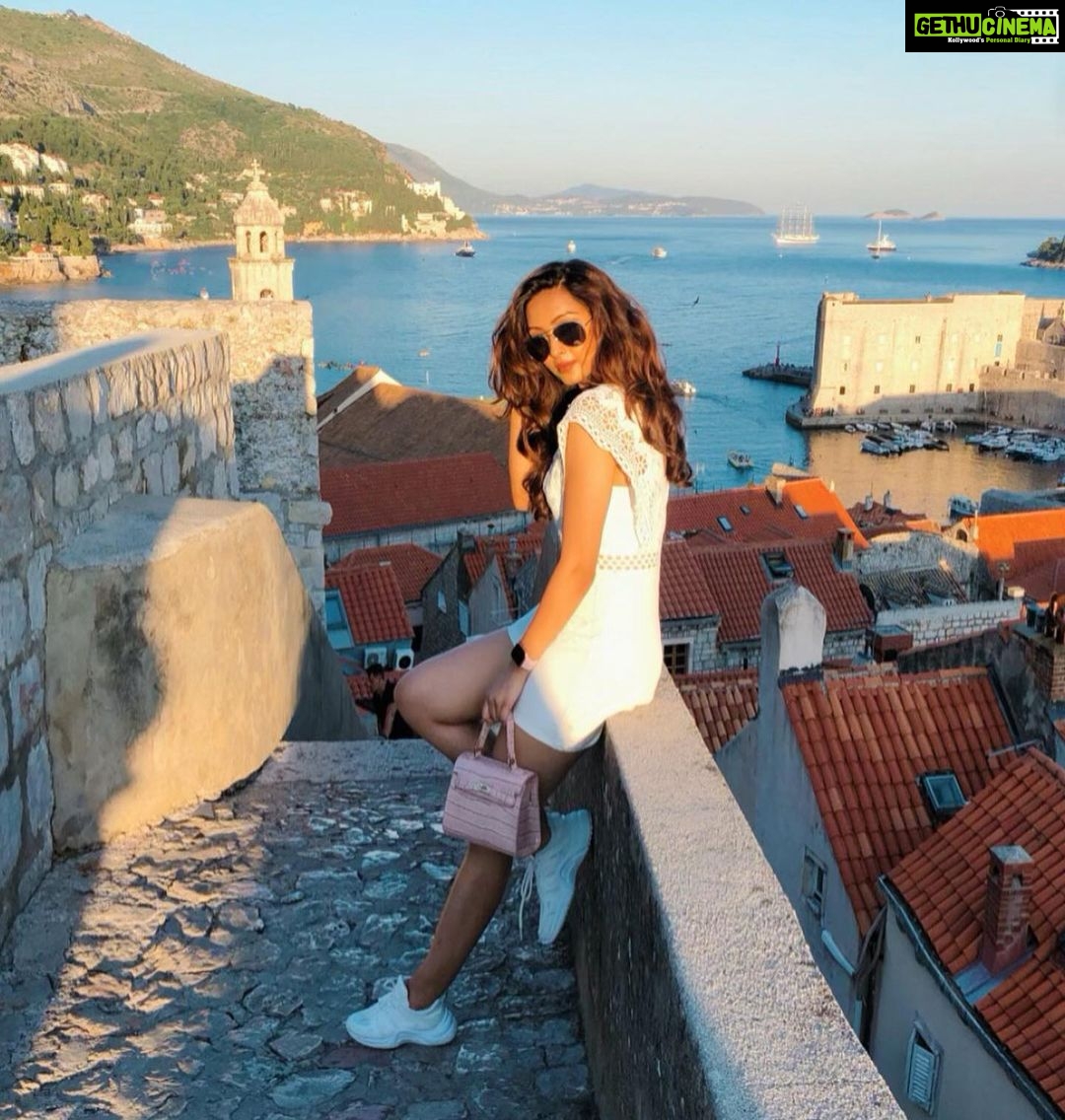 Pooja Salvi Instagram - 💞 Ancient City Walls - Dubrovnik, Croatia