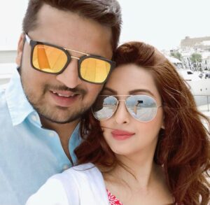 Pooja Salvi Instagram - 💞I still fall in love with u everyday💞 #happyvalentinesday #mylove #mylife