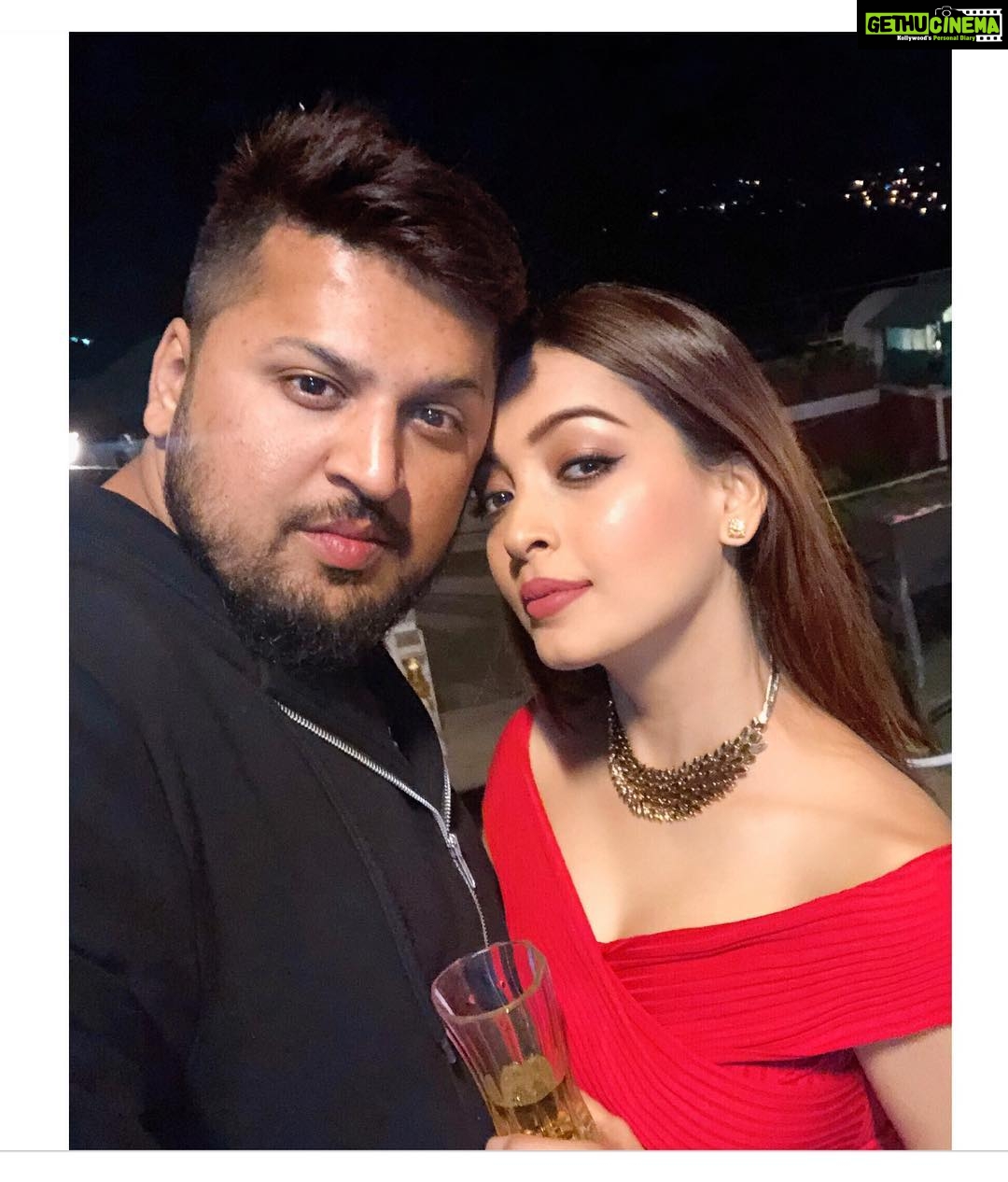 Pooja Salvi Instagram - Happy new year ❤️🥂🎉 #nye2019 Panchgani, Mahabaleshwar.