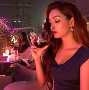 Pooja Salvi Instagram - 🍷❤️💋