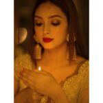 Pooja Salvi Instagram - Wishing you and your family a very happy and a safe diwali🌟✨