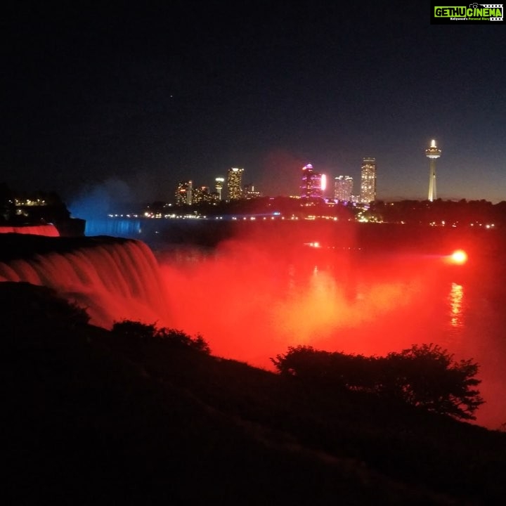 Pooja Salvi Instagram - The illuminated Niagara falls. #timelapse #nightview Niagara Falls State Park, USA