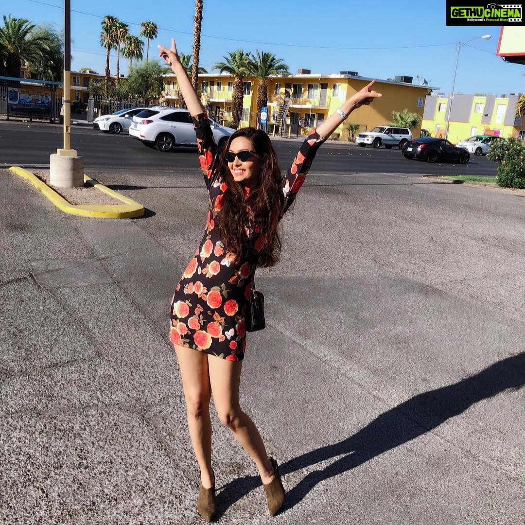 Pooja Salvi Instagram - Simply love the vibe of the city💖 #lasvegas Las Vegas, Nevada