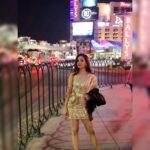 Pooja Salvi Instagram - Vegas it is!!!!😍😍 #partyready #vegasparty #vegasstrip #taonightclub #vegaslife #blingbling Las Vegas Strip