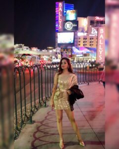 Pooja Salvi Instagram - Vegas it is!!!!😍😍 #partyready #vegasparty #vegasstrip #taonightclub #vegaslife #blingbling Las Vegas Strip
