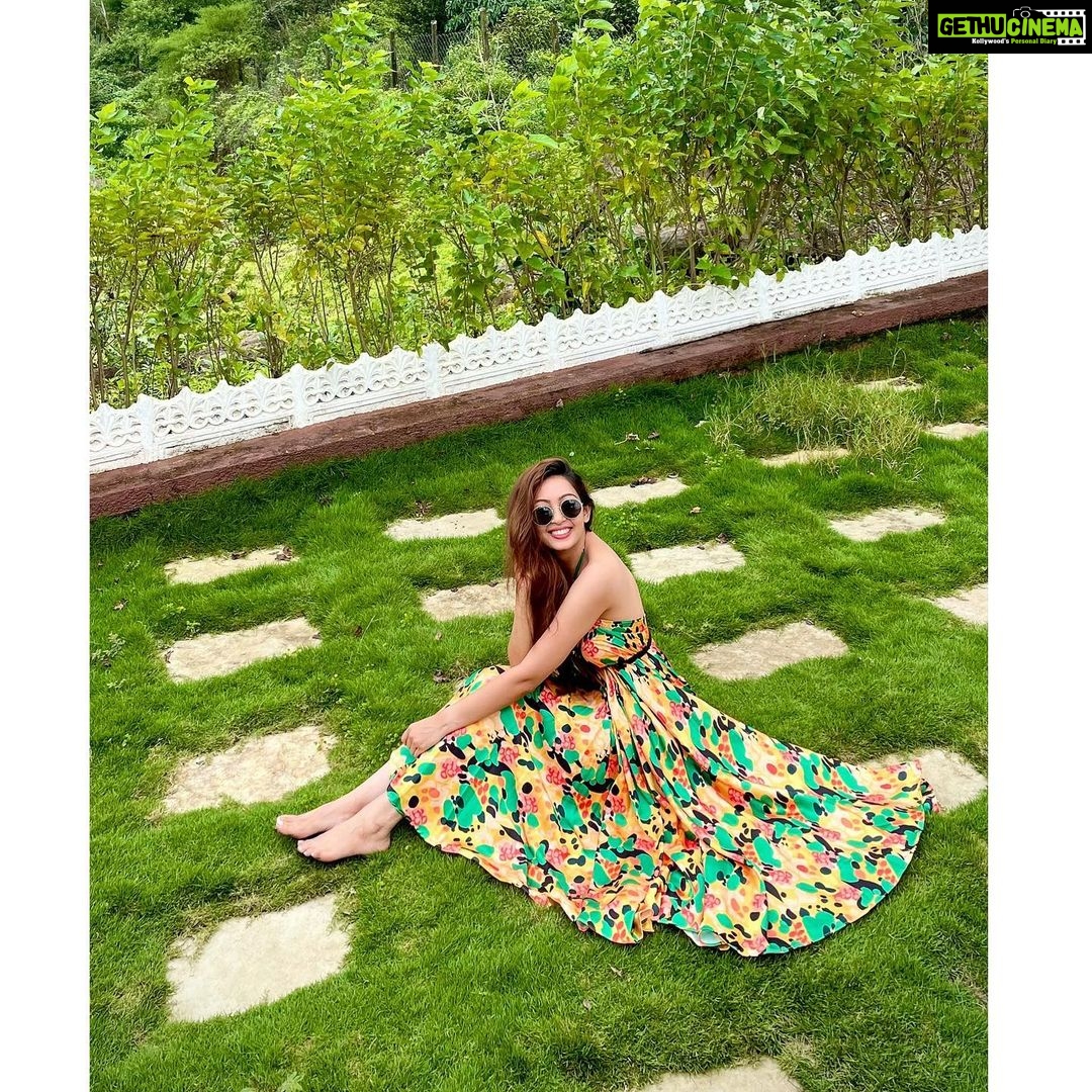 Pooja Salvi Instagram - Nature is the purest portal of inner-peace🌿 . . . . . #shadesofgreen #nature #naturelover