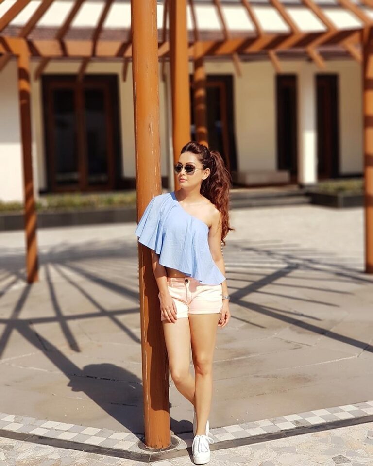 Pooja Salvi Instagram - Sometimes I pose, but sometimes I pose as posing. #lovetopose Radisson Blu Resort & Spa - Alibaug