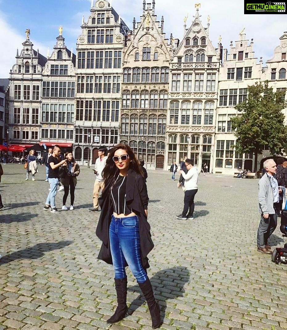 Pooja Salvi Instagram - Too glam to give a damn. Antwerp, Belgium