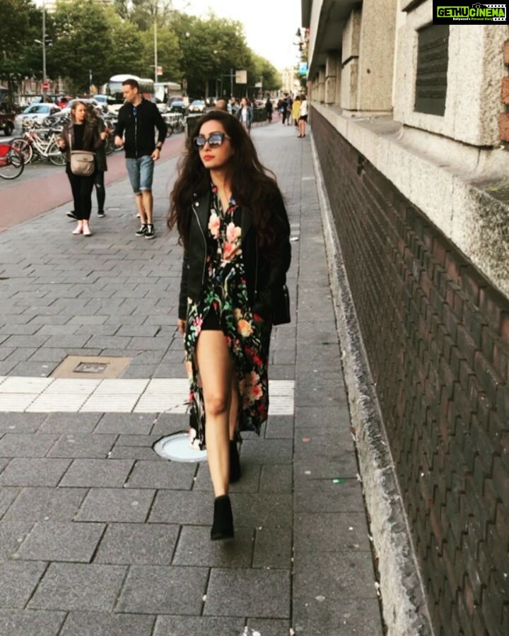 Pooja Salvi Instagram - #amsterdam #traveldiaries #boomerang Amsterdam, Netherlands