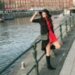 Pooja Salvi Instagram – Love the drama of a hat👒 #amsterdam #netherlands #travel #europediaries
