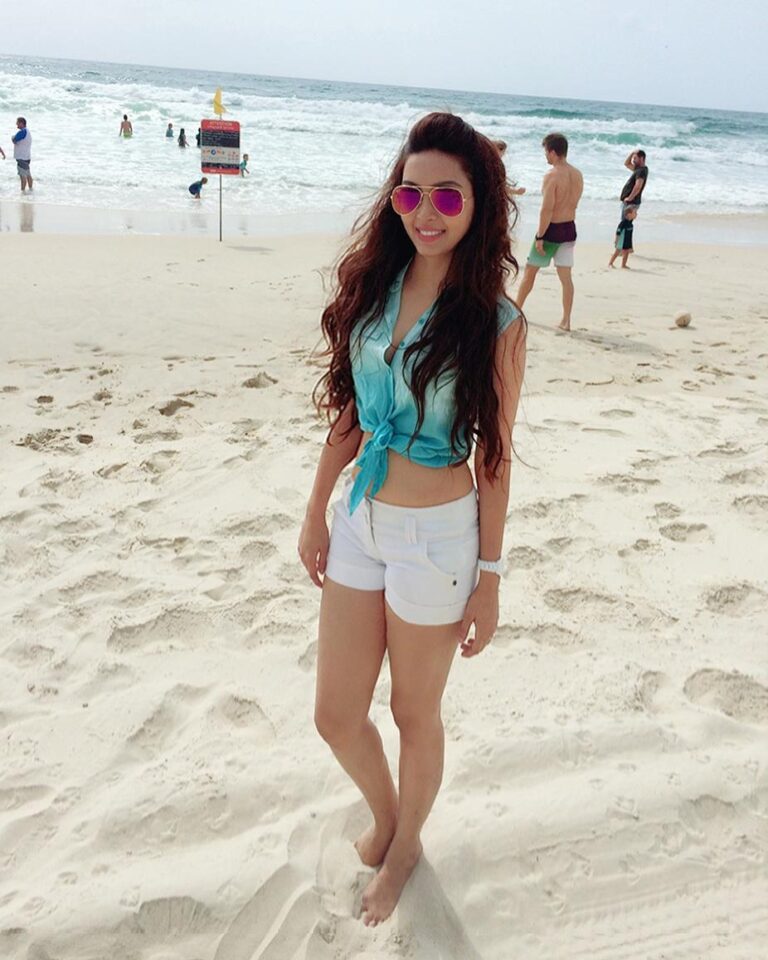 Pooja Salvi Instagram - #throwback #goldcoast #australia #beachlover