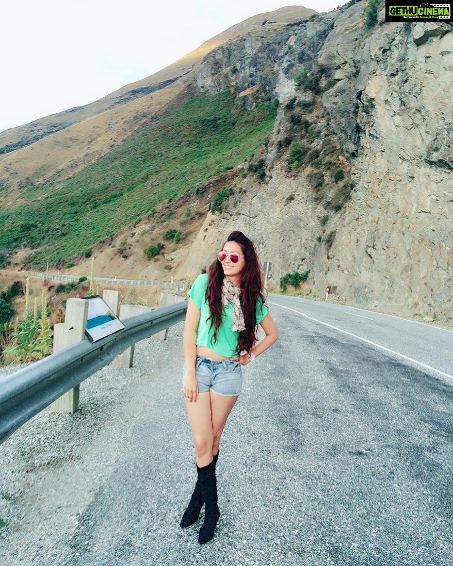 Pooja Salvi Instagram - One of the most scenic drive. #throwback #QueenstownToGlenorchy #newzealand