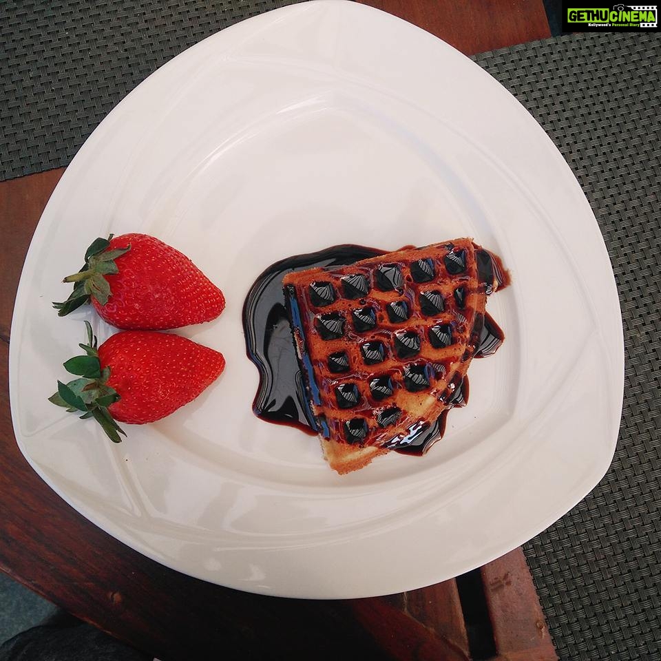 Pooja Salvi Instagram - #breakfast #waffle #weekday #treat