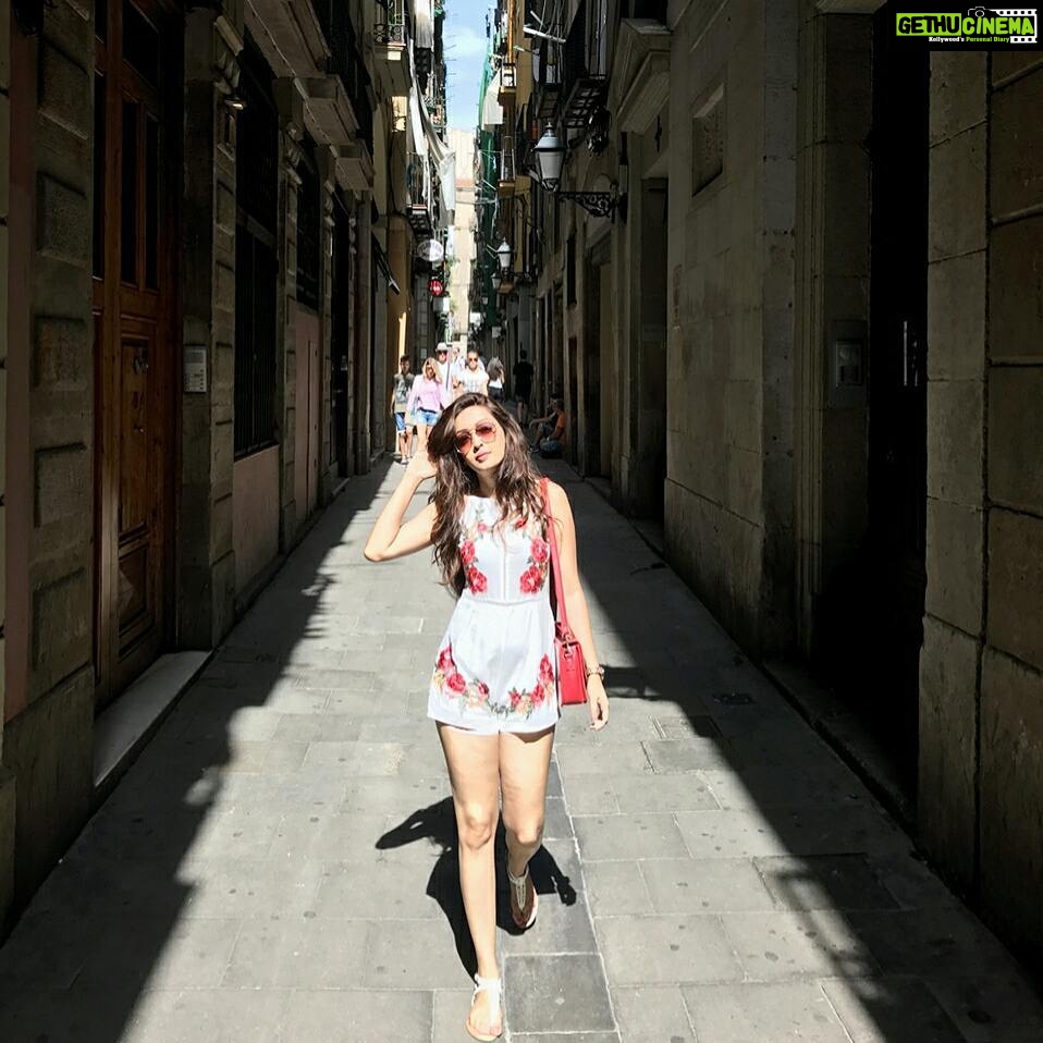 Pooja Salvi Instagram - Touristing around. #sagradafamilia #placadespanya #barcelonacathedral Barcelona, Spain