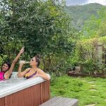 Pooja Salvi Instagram - There’s something about childhood friends that you just can’t replace💖👯‍♀️